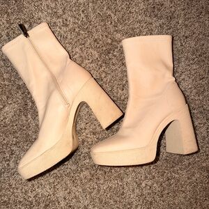 Gianni Bini Cream Platform Ankle Boot Heels Size 10
